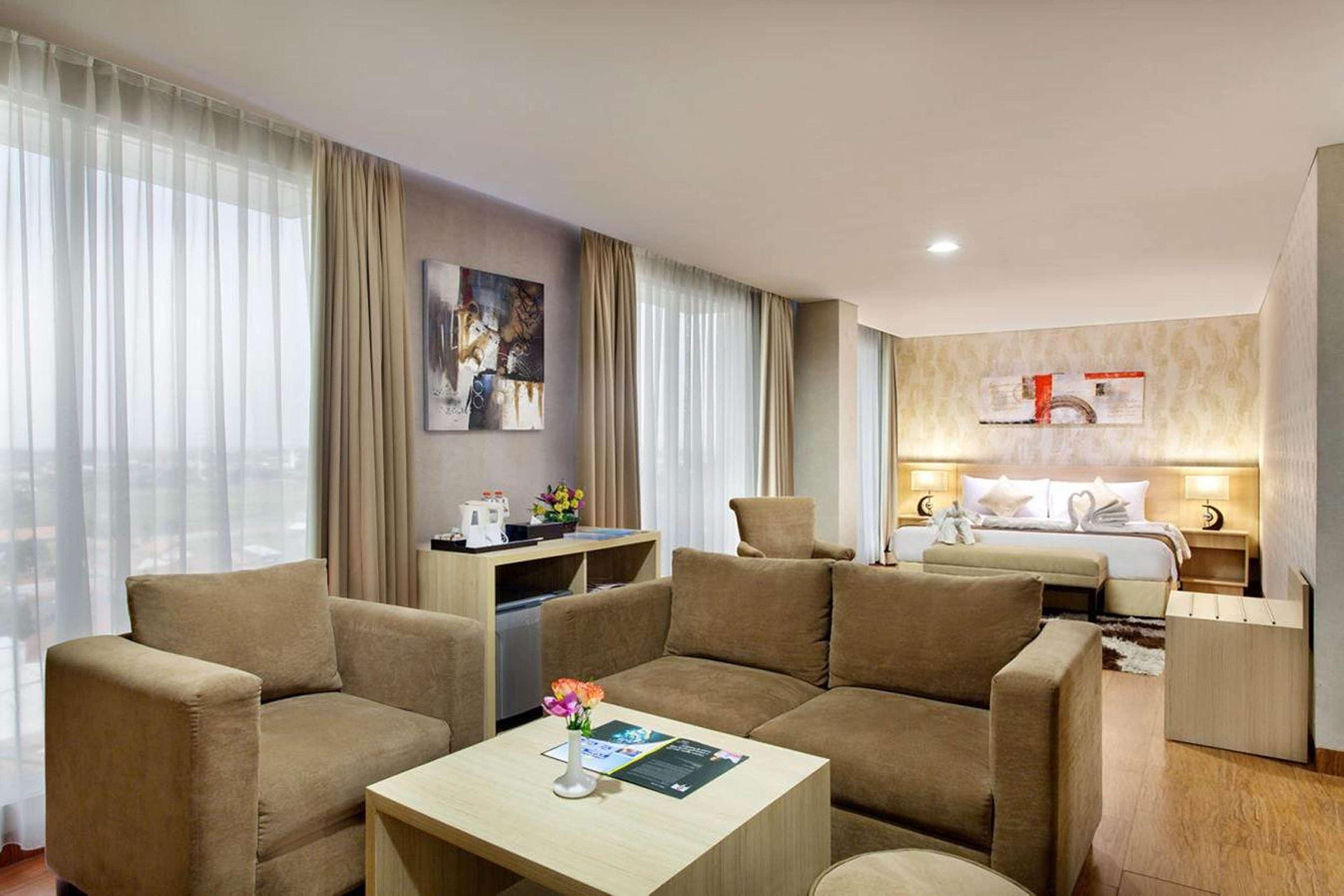 Days Hotel & Suites By Wyndham Jakarta Airport Tangerang Eksteriør billede