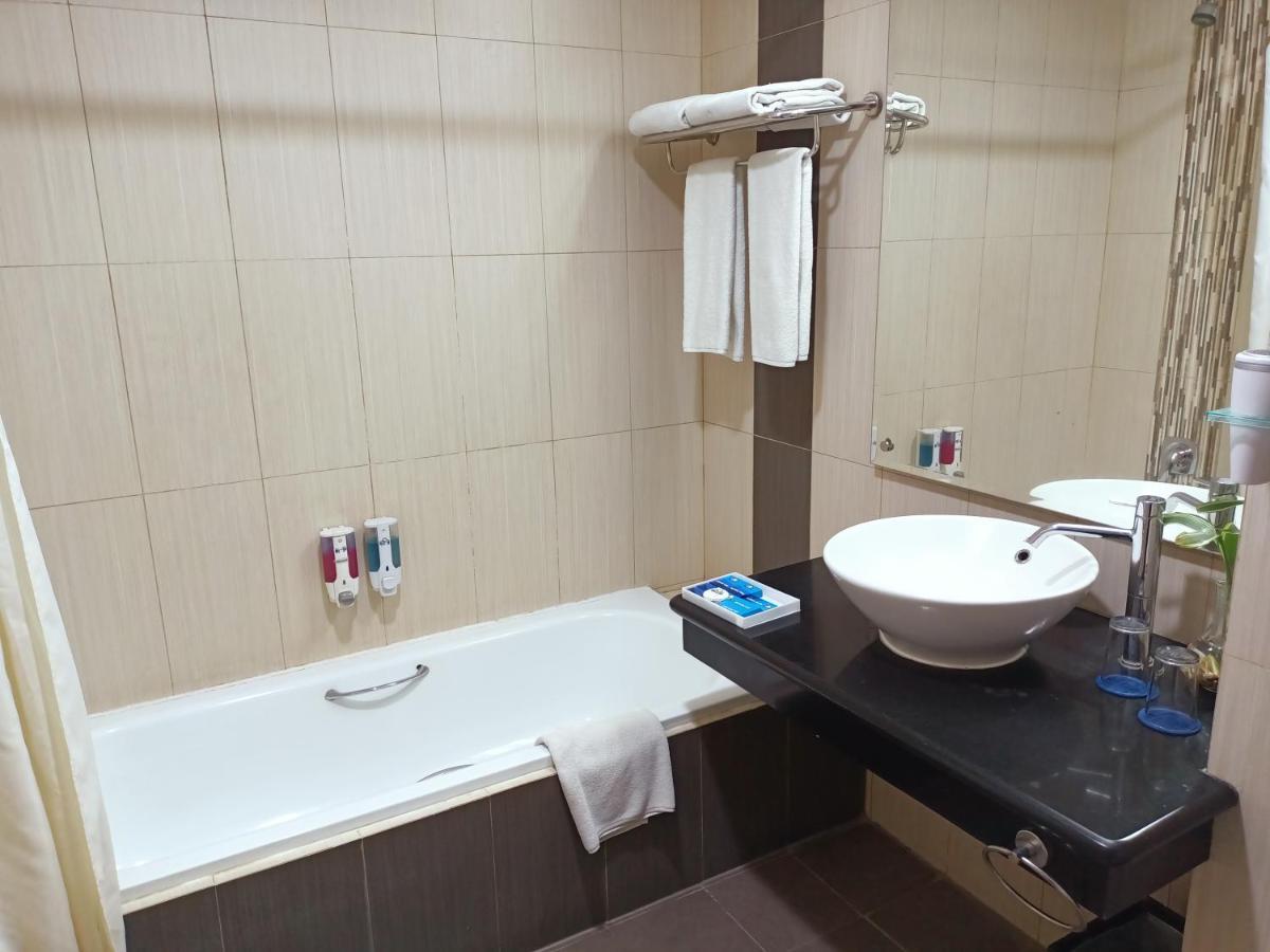 Days Hotel & Suites By Wyndham Jakarta Airport Tangerang Eksteriør billede